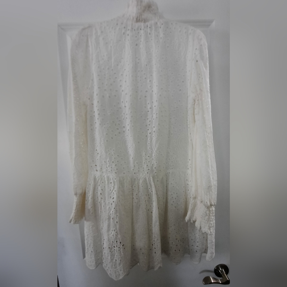 Elegant White Lace Women's Top